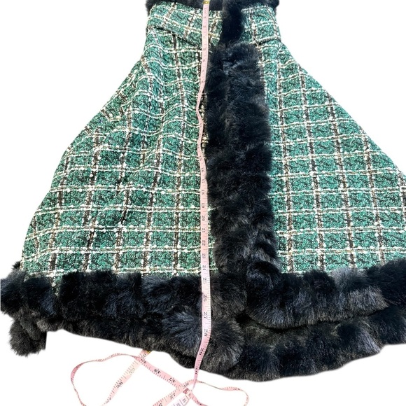 Vince Camuto Green Tweed Faux Fur Shawl Cape (Missing Closure) - Picture 3 of 5